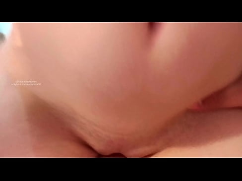 ❤️ 睡在我姐姐的房間裡，這就是我醒來的方式 ❤❌ 性愛視頻 在我們 ❌❤
