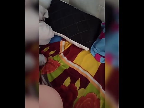❤️ 我的室友一個人呆在家裡，因為她的丈夫去度假了，我趁機操她，給她灌奶 ❤❌ 性愛視頻 在我們 ❌❤